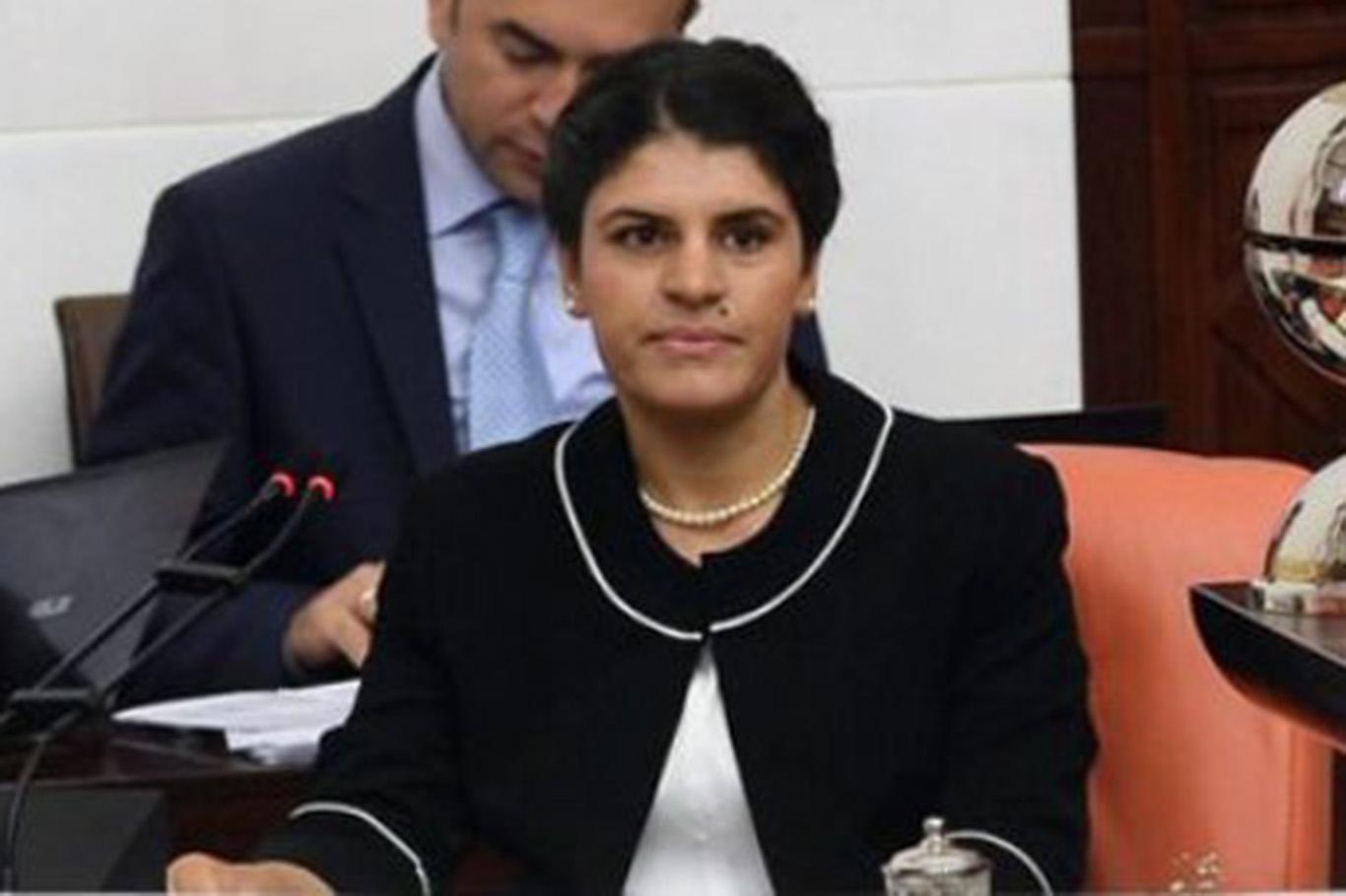 Dilek Öcalan hakkında zorla getirme kararı Dilek Öcalan hakkında zorla getirme kararı
